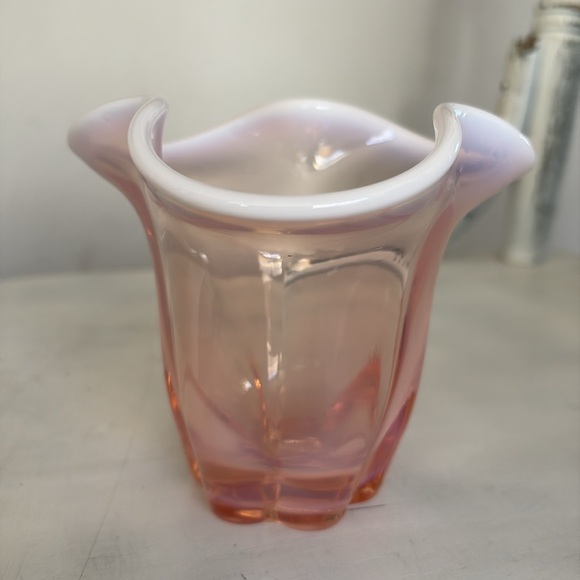 Duncan & Miller Pink Opalescent Canterbury Ruffled Footed Vase - Picture 4 of 4